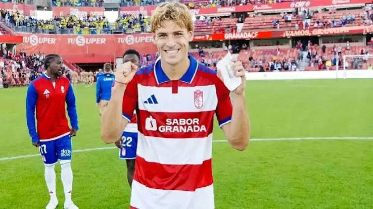 Di balik sorak suporter Los Cármenes, Granada CF menyambut Real Valladolid dengan tiga kemenangan beruntun yang menjadi bekal sekaligus beban. / JawaPos