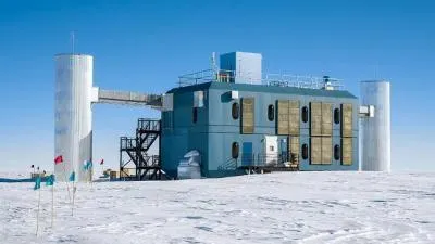 Nobel Fisika 2026 Diberikan untuk Pemburu Neutrino di Antartika